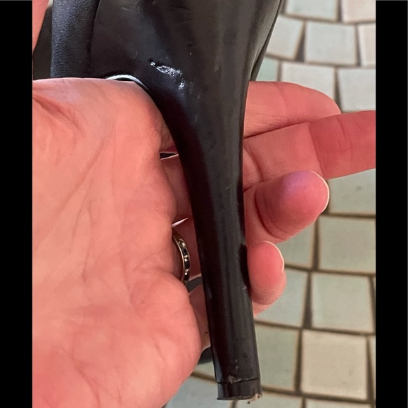 Sassy BCBG Paris stiletto booties! - Picture 11 of 14